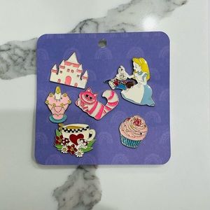 Disney Loungefly Alice In Wonderland Pin Brand New